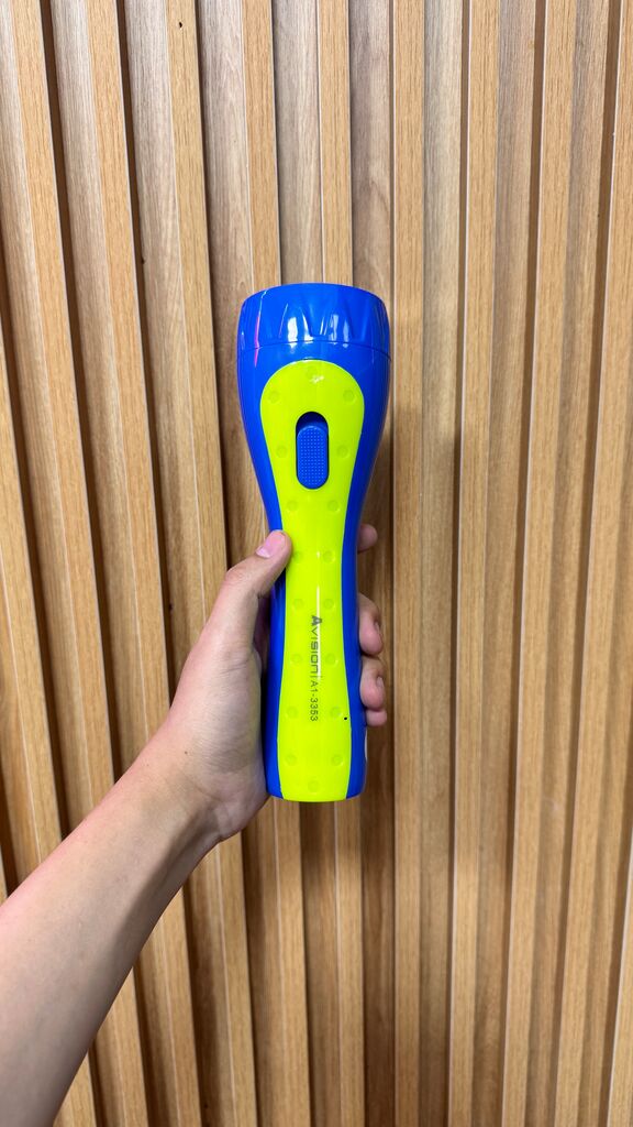 Đèn Pin LED Cầm Tay sạc điện 220V AVISION A1-3353 - Ảnh 5