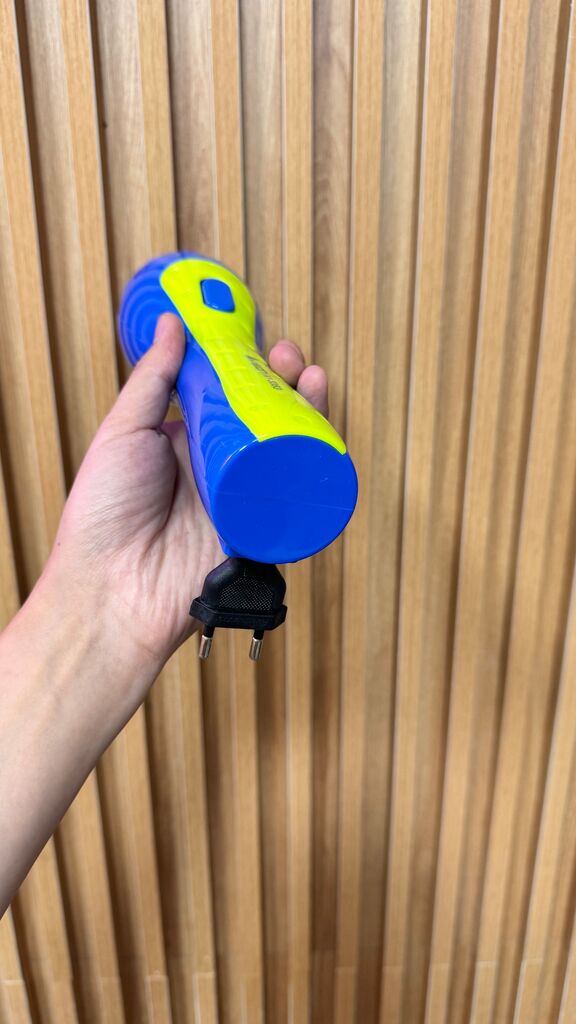 Đèn Pin LED Cầm Tay sạc điện 220V AVISION A1-3353 - Ảnh 7