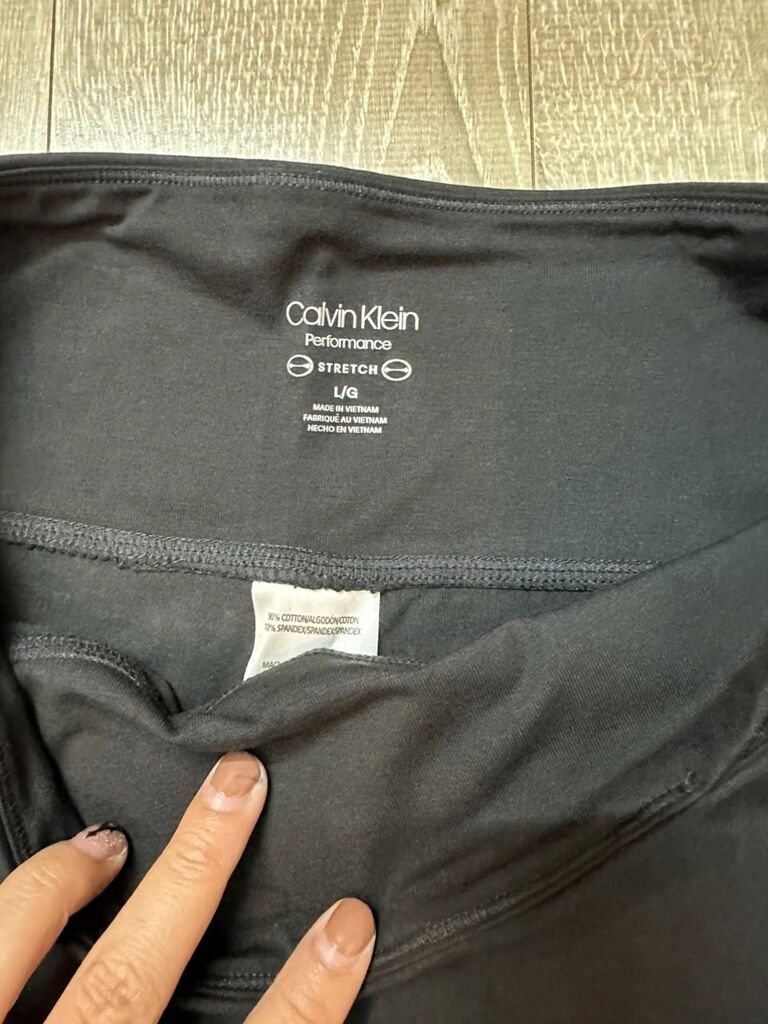 QUẦN CALVI KLEIN hàng Pha kè-  sọc trắng logo tròn , lỗi ngoai quan - Ảnh 8