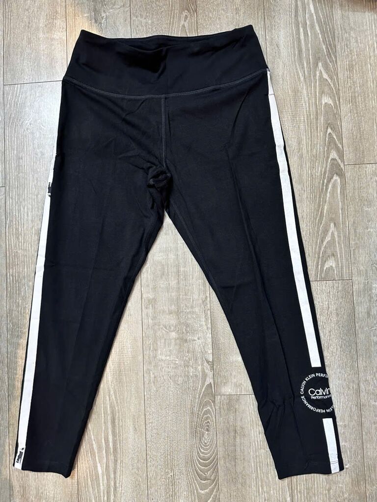 QUẦN CALVI KLEIN hàng Pha kè-  sọc trắng logo tròn , lỗi ngoai quan - Ảnh 4