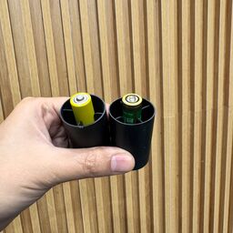 Đèn pin vỏ kim loại huyền thoại , dùng pin tiểu hoặc pin đại đều được.