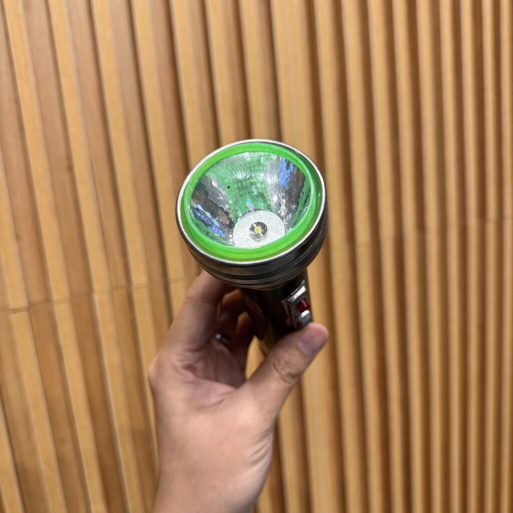 Đèn pin vỏ kim loại huyền thoại , dùng pin tiểu hoặc pin đại đều được. - Ảnh 7