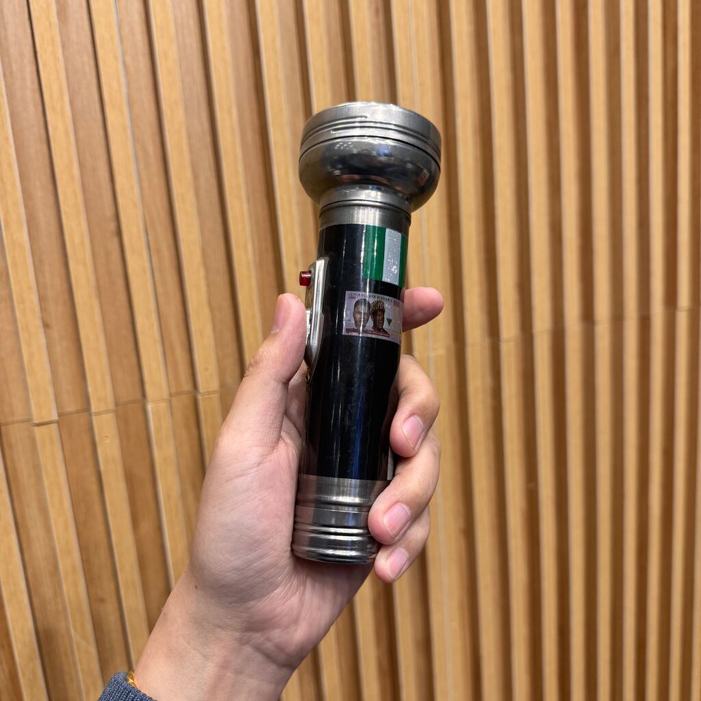 Đèn pin vỏ kim loại huyền thoại , dùng pin tiểu hoặc pin đại đều được. - Ảnh 8