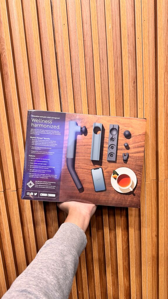 Máy Massage Lyric Therapeutic ( Mỹ ), màn hình cảm ứng, sạc không dây, tay cầm dài - Ảnh 2