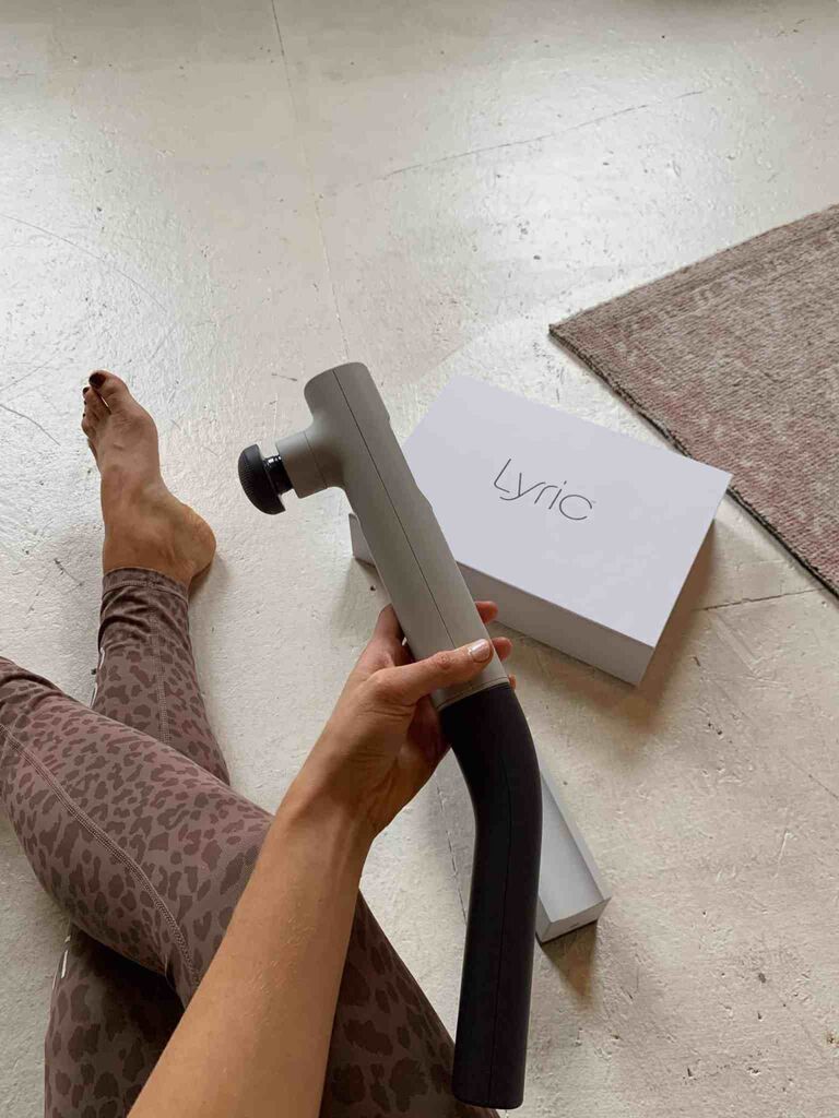 Máy Massage Lyric Therapeutic ( Mỹ ), màn hình cảm ứng, sạc không dây, tay cầm dài - Ảnh 6