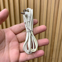 Đèn bàn LED đọc sách GOOSENECK SSL-908-WT , cáp sạc bị ố vàng