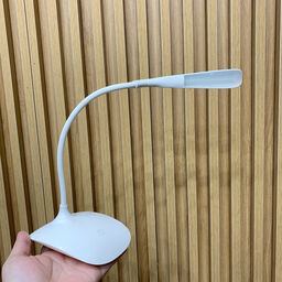 Đèn bàn LED đọc sách GOOSENECK SSL-908-WT , cáp sạc bị ố vàng