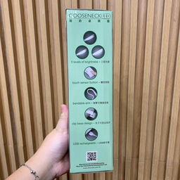 Đèn LED kẹp bàn đọc sách GOOSENECK SSL-909-WT ( cáp sạc bị ố vàng)