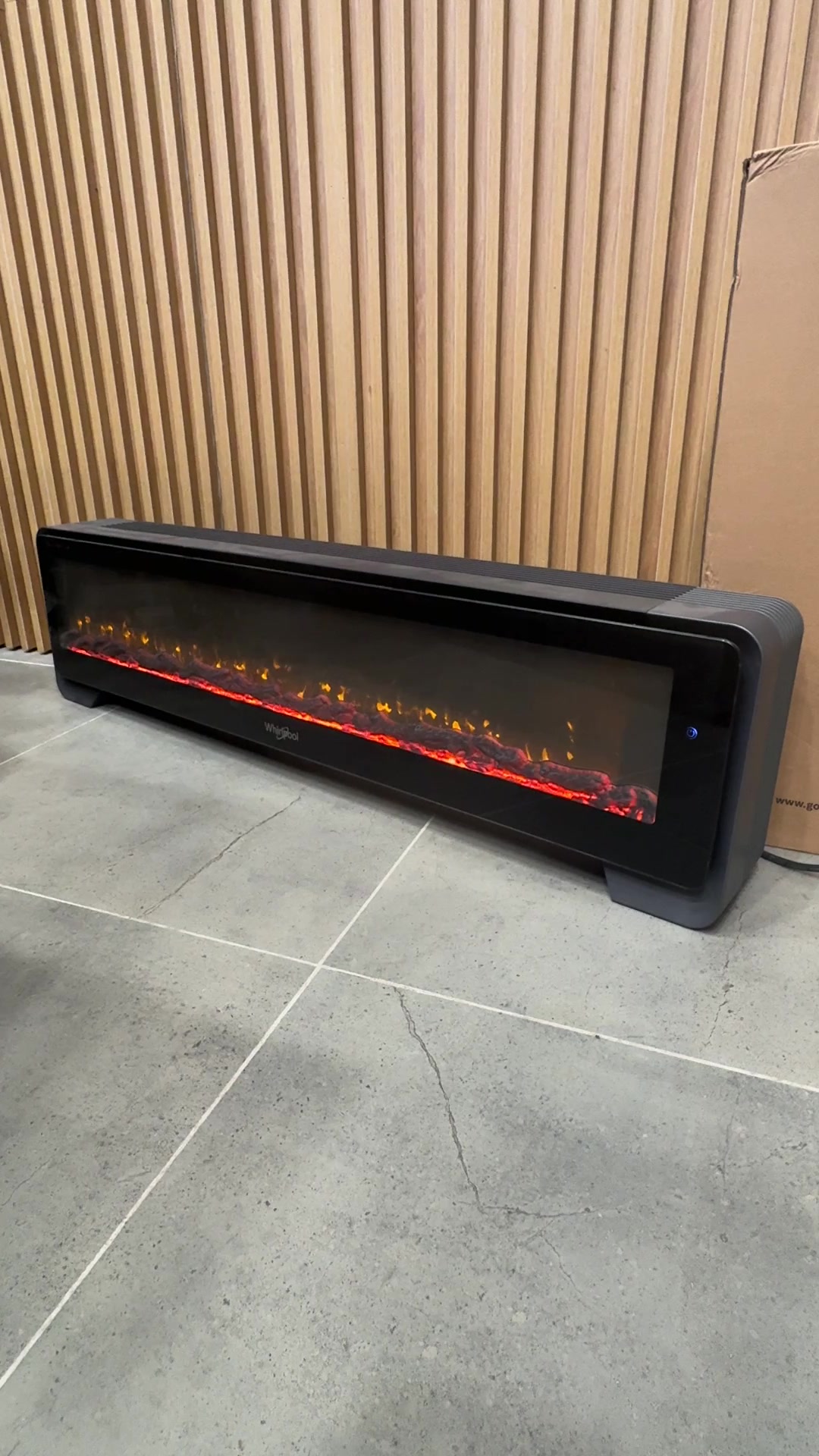 Tính năng Máy sưởi Whirlpool (Mỹ), công nghệ sưởi Graphene ko đốt Oxy, màn hình than củi, dài 1.3m, 2200W Chi tiết tính năng nổi bật và chất liệu bền bỉ của Máy sưởi Whirlpool (Mỹ), công nghệ sưởi Graphene ko đốt Oxy, màn hình than củi, dài 1.3m, 2200W