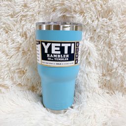 Ly giữ nhiệt YETI 30oz / 887ml Rambler Tumbler - mẫu cao - giao màu ngẫu nhiên