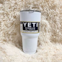 Ly giữ nhiệt YETI 30oz / 887ml Rambler Tumbler - mẫu cao - giao màu ngẫu nhiên