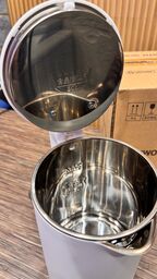 Ấm đun nước siêu tốc hãng SKYWORTH S139, dung tích 2L, ruột inox 304