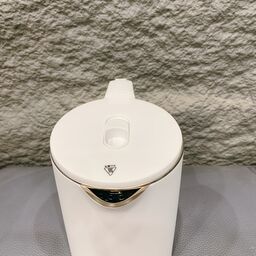 Ấm đun nước siêu tốc hãng SKYWORTH S139, dung tích 2L, ruột inox 304