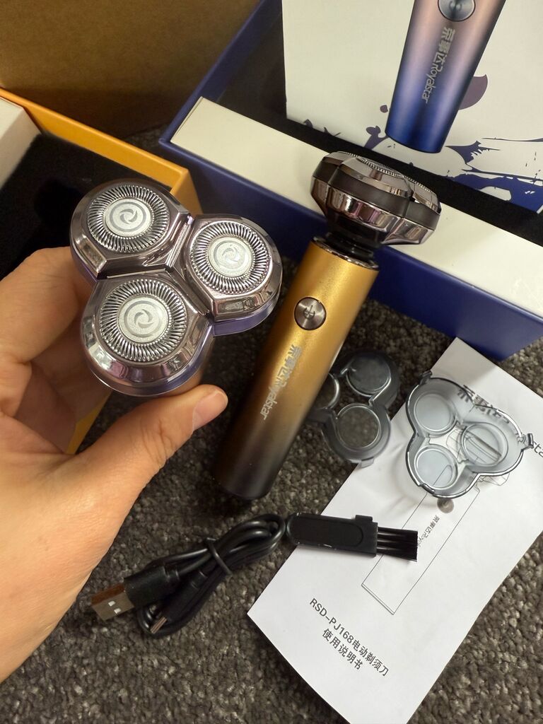 Máy cạo râu 3 lưỡi hãng Royalstar RSD-PJ168 - Ảnh 9