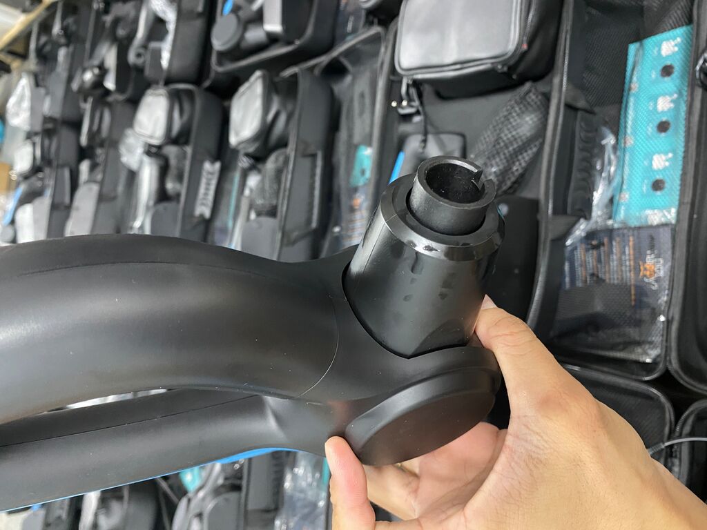 Súng massage Chirogun Percussion Massage Gun, máy Massage đa năng, 17 đầu đấm (dính tay) - Ảnh 3