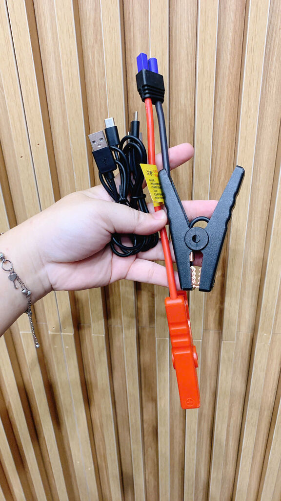 Pin dự phòng 15.000mAh Halfsun, kích bình ắc quy ô tô, xe máy - Ảnh 4