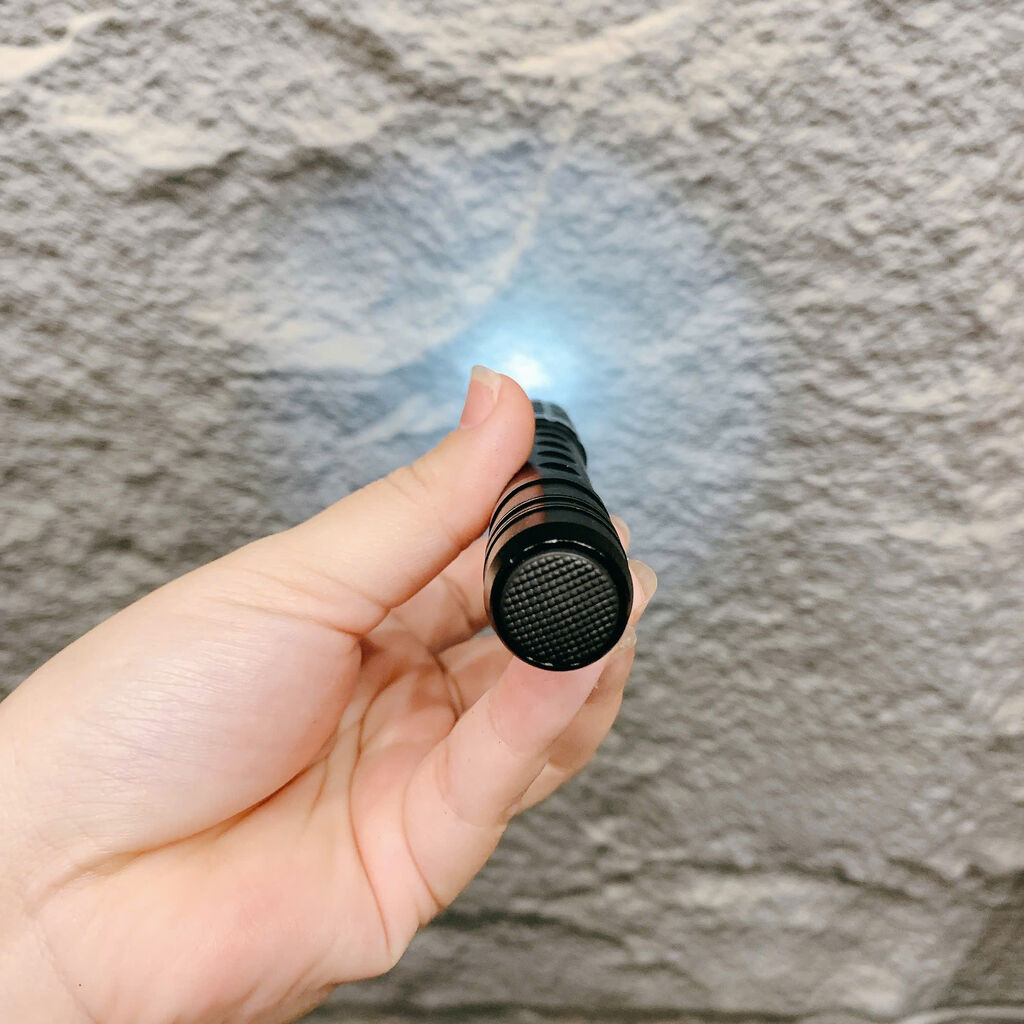 Đèn pin cầm tay chống nước, hợp kim nhôm. - Ảnh 4