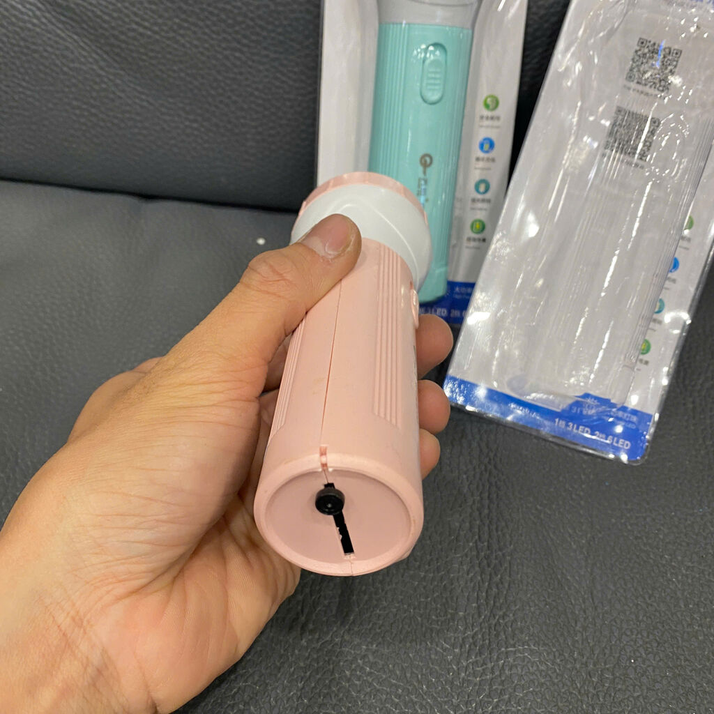 Đèn pin sạc điện cầm tay QIAO YU QY-2218 - Ảnh 8