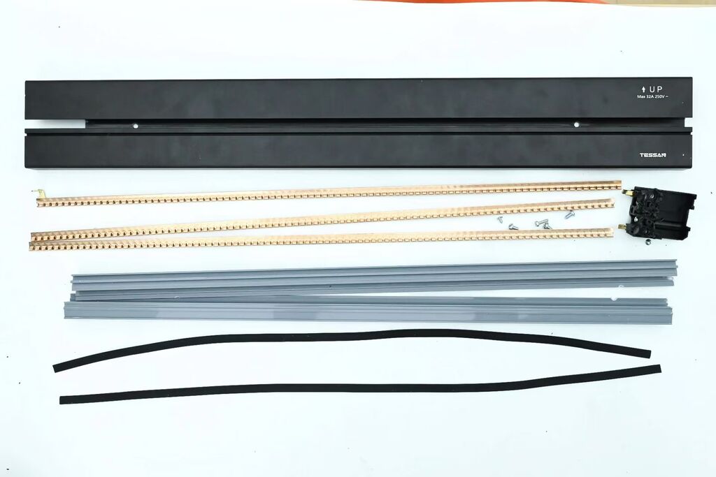 Ổ điện ray gắn tường 8000W hãng TESSAN , dài 60cm, với 3 ổ cắm di chuyển được - Ảnh 4