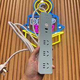 Ổ điện thông minh Wi-Fi hãng DELIXI, cổng C 20W + 3 ổ 220V