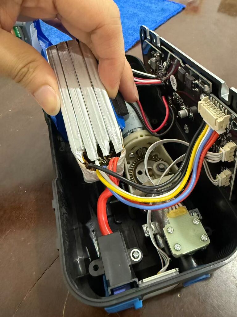 Pin dự phòng kích bình ắc quy & bơm lốp đa năng HYUNDAI XD-CQB-6635 - Ảnh 3