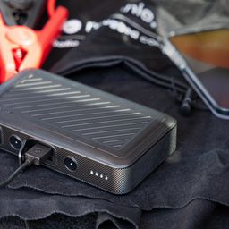 Pin dự phòng 15000mAh hãng Mophie AC55500, kích bình ắc quy oto, xe máy, cổng…