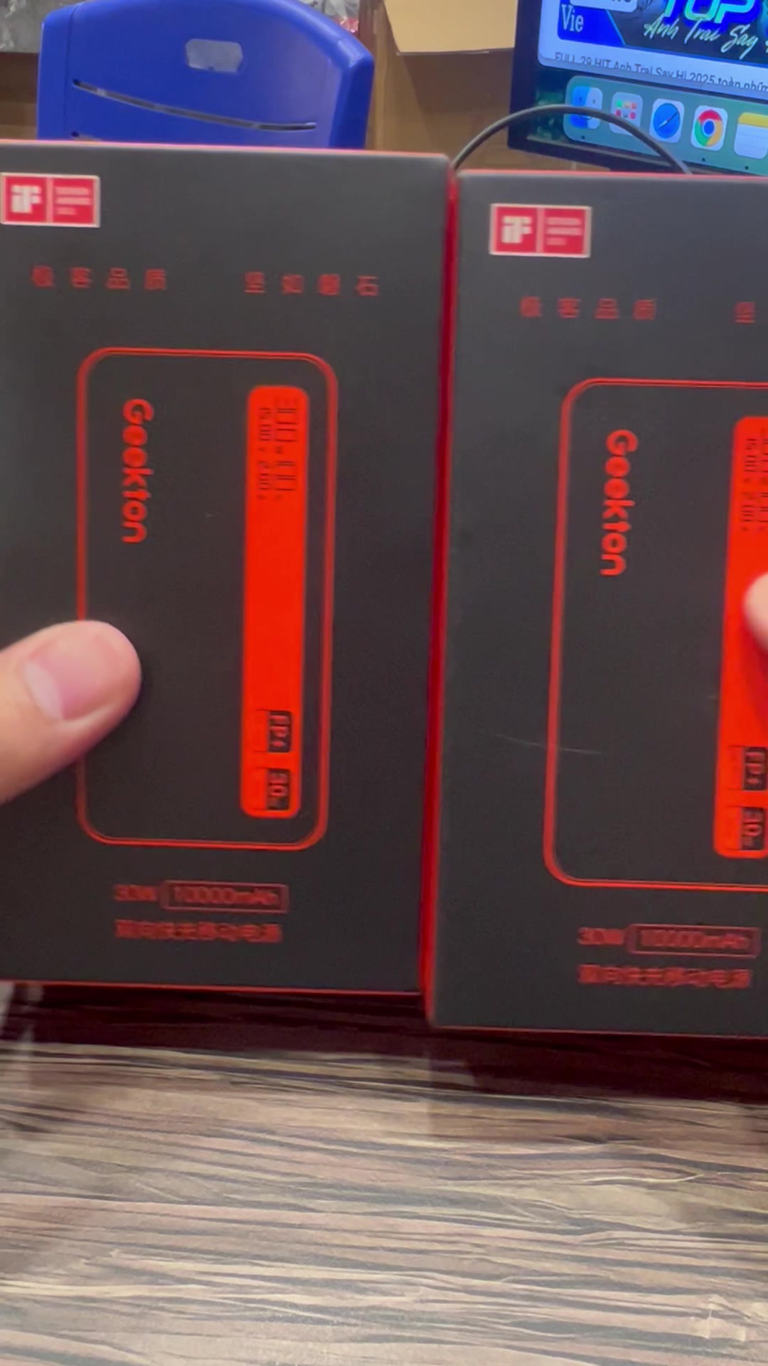 Tính năng Pin dự phòng 10.000mAh Geekton C1110mAh sạc nhanh 30W - có màn hình đo dòng sạc Chi tiết tính năng nổi bật và chất liệu bền bỉ của Pin dự phòng 10.000mAh Geekton C1110mAh sạc nhanh 30W - có màn hình đo dòng sạc