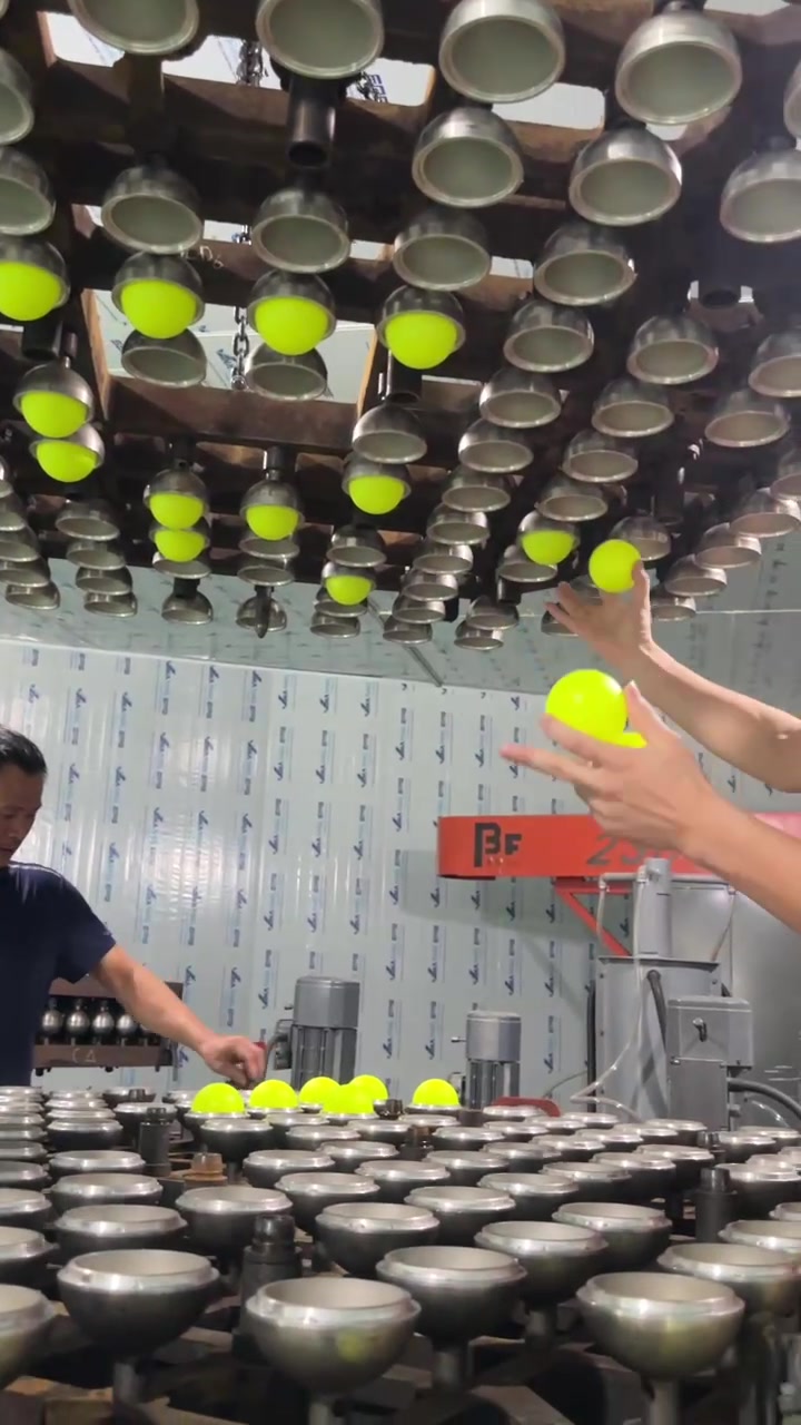 Hộp 6 quả bóng thi đấu Pickleball chính hãng Gold Pick, bóng 40 lỗ, nhựa nguyên sinh thực tế Hộp 6 quả bóng thi đấu Pickleball chính hãng Gold Pick, bóng 40 lỗ, nhựa nguyên sinh - Góc chụp chi tiết thực tế 16