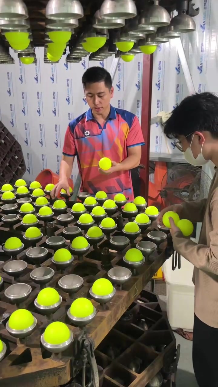 Hộp 6 quả bóng thi đấu Pickleball chính hãng Gold Pick, bóng 40 lỗ, nhựa nguyên sinh thực tế Hộp 6 quả bóng thi đấu Pickleball chính hãng Gold Pick, bóng 40 lỗ, nhựa nguyên sinh - Góc chụp chi tiết thực tế 15