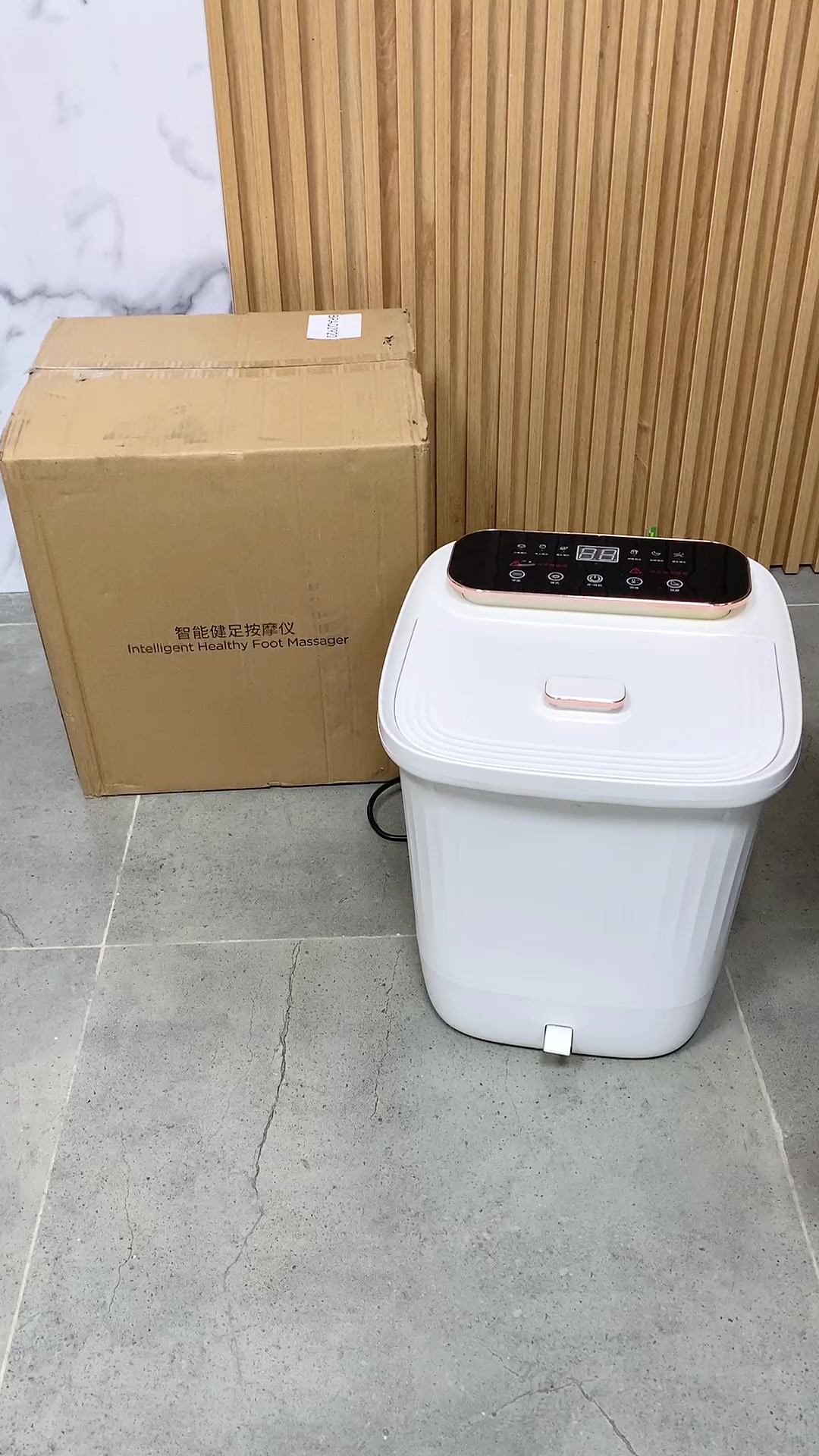 Tính năng Bồn ngâm chân massage LENOVO / L-HFH003 - CF668 (820W) Chi tiết tính năng nổi bật và chất liệu bền bỉ của Bồn ngâm chân massage LENOVO / L-HFH003 - CF668 (820W)