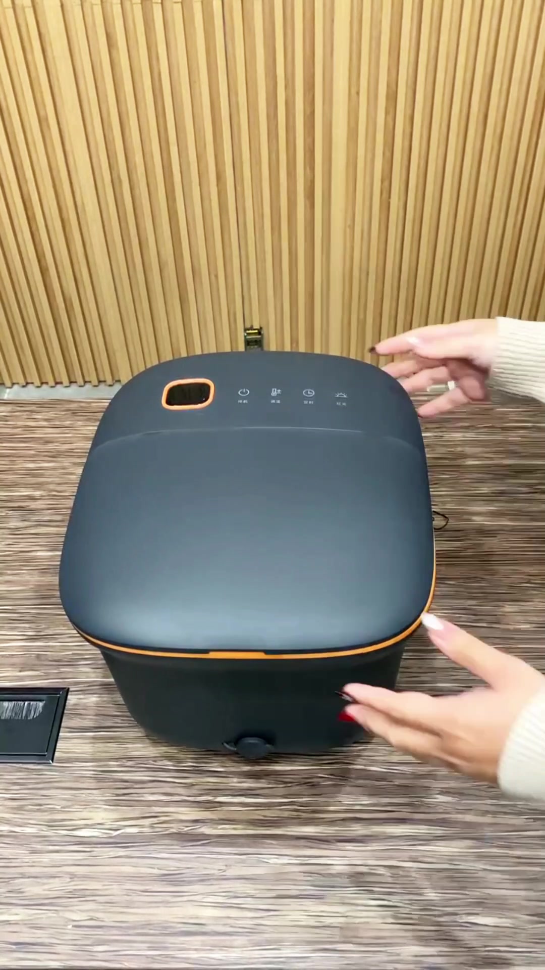 Tính năng Bồn ngâm chân điện tử, có massage ZYQ02 Chi tiết tính năng nổi bật và chất liệu bền bỉ của Bồn ngâm chân điện tử, có massage ZYQ02