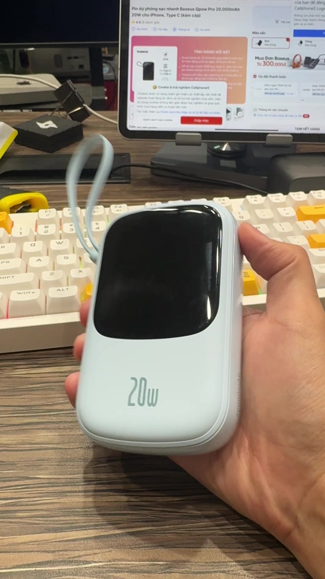 Pin dự phòng 20.000mAh Baseus Qpow Pro sạc nhanh 20W - liền cáp Lightning iPhone , có xước nhẹ thực tế Pin dự phòng 20.000mAh Baseus Qpow Pro sạc nhanh 20W - liền cáp Lightning iPhone , có xước nhẹ - Góc chụp chi tiết thực tế 12