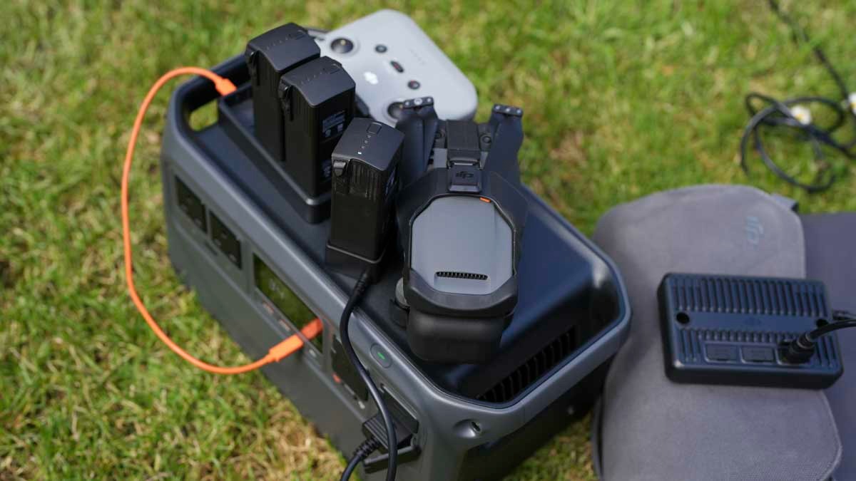 Trạm điện di động DJI Power 1000, dung lượng 1024Wh, công suất 2200W, cổng C sạc 140W - Ảnh 3