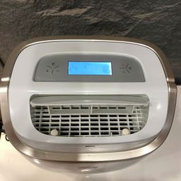 Máy hút ẩm YADU 25L - C8251BW