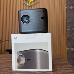 Máy chiếu A1 -1080P, có chạy Android, 2 cổng USB, không có HDMI.