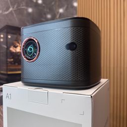 Máy chiếu A1 -1080P, có chạy Android, 2 cổng USB, không có HDMI.