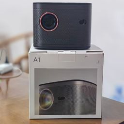 Máy chiếu A1 -1080P, có chạy Android, 2 cổng USB, không có HDMI.