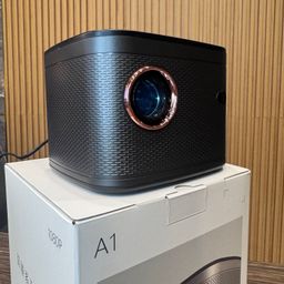 Máy chiếu A1 -1080P, có chạy Android, 2 cổng USB, không có HDMI.