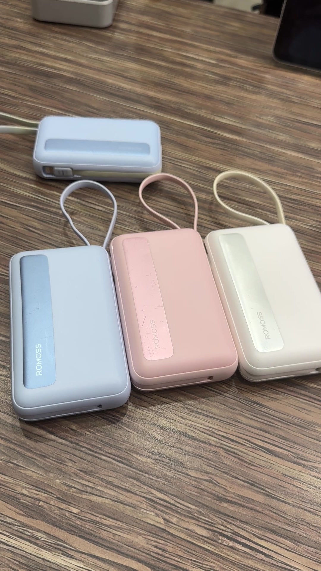 Tính năng Pin dự phòng Romoss PPR20 20.000mAh sạc nhanh 22.5w ( bị xước vỏ, không hộp ) có CCC - ko BH cáp Chi tiết tính năng nổi bật và chất liệu bền bỉ của Pin dự phòng Romoss PPR20 20.000mAh sạc nhanh 22.5w ( bị xước vỏ, không hộp ) có CCC - ko BH cáp