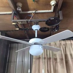 Quạt trần LAVALUX 42 inch, 4 cánh quạt, tích hợp đèn chiếu sáng