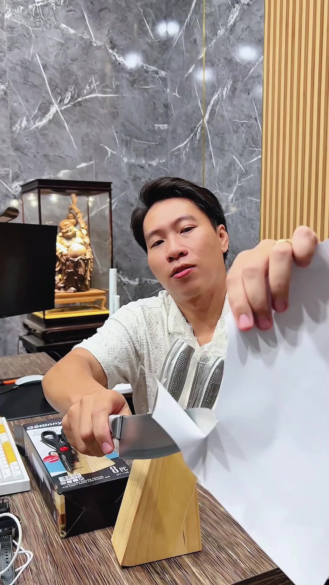 Tính năng Bộ dao bếp 8 món hãng GÖTTINNY, kèm đế dao bằng gỗ Chi tiết tính năng nổi bật và chất liệu bền bỉ của Bộ dao bếp 8 món hãng GÖTTINNY, kèm đế dao bằng gỗ