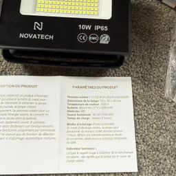 Đèn pha Led năng lượng mặt trời Novatech ( Pháp ), 10W chống nước IP65, liền P…