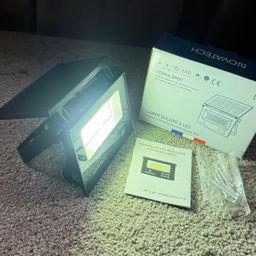 Đèn pha Led năng lượng mặt trời Novatech ( Pháp ), 10W chống nước IP65, liền P…