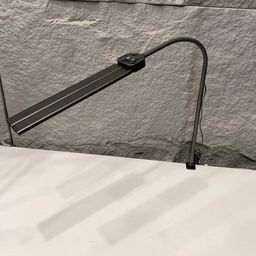 Đèn LED kẹp bàn hộp trắng - Qm033