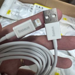 Cáp iPhone hãng Baseus ( màu trắng )