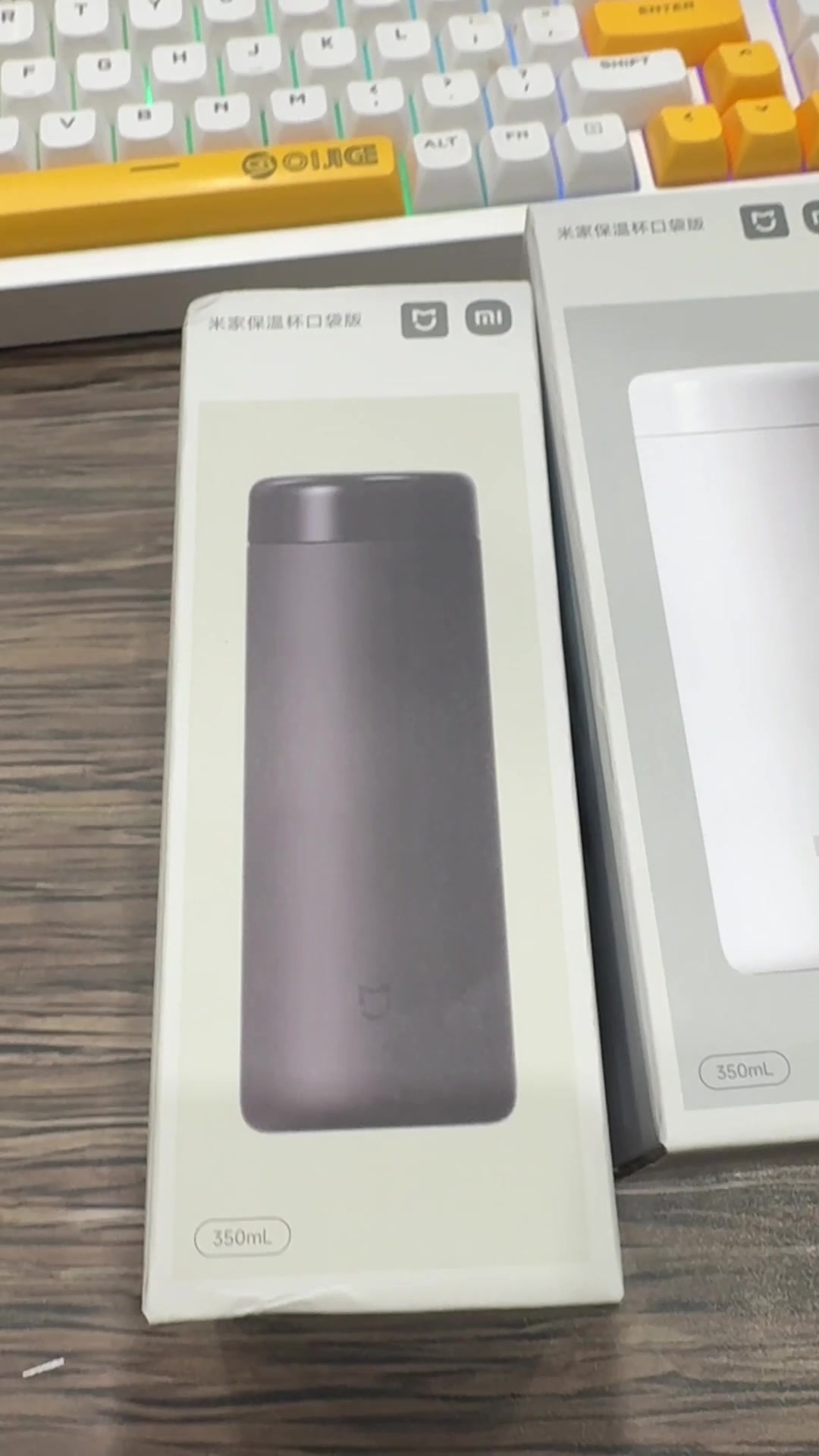 Tính năng Bình Giữ Nhiệt XIAOMI Mijia 350ml MJKDB01PL, chất liệu ruột inox 316 , siêu nhẹ chỉ 170g Chi tiết tính năng nổi bật và chất liệu bền bỉ của Bình Giữ Nhiệt XIAOMI Mijia 350ml MJKDB01PL, chất liệu ruột inox 316 , siêu nhẹ chỉ 170g