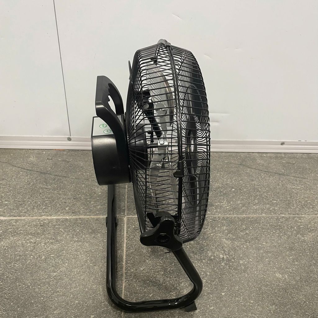 Quạt tích điện năng lượng mặt trời 12 inch LEAMORN / PD-108 thực tế Quạt tích điện năng lượng mặt trời 12 inch LEAMORN / PD-108 - Góc chụp chi tiết thực tế 9