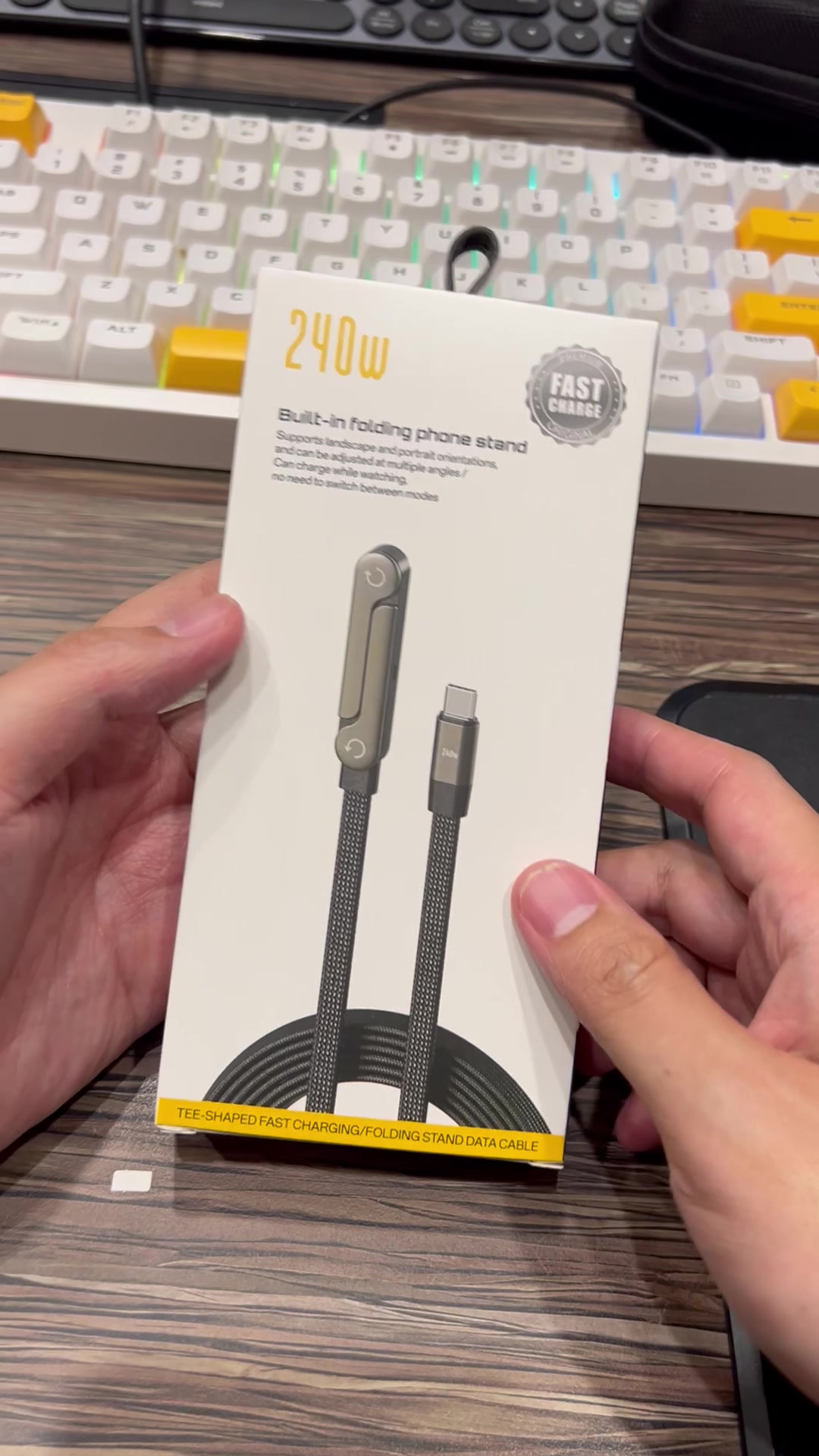 Tính năng Cáp Sạc Nhanh C to C 240W dây dù, Kiêm Giá Đỡ Điện Thoại Gấp Gọn, công suất 60W ( hàng Amazon ) Chi tiết tính năng nổi bật và chất liệu bền bỉ của Cáp Sạc Nhanh C to C 240W dây dù, Kiêm Giá Đỡ Điện Thoại Gấp Gọn, công suất 60W ( hàng Amazon )