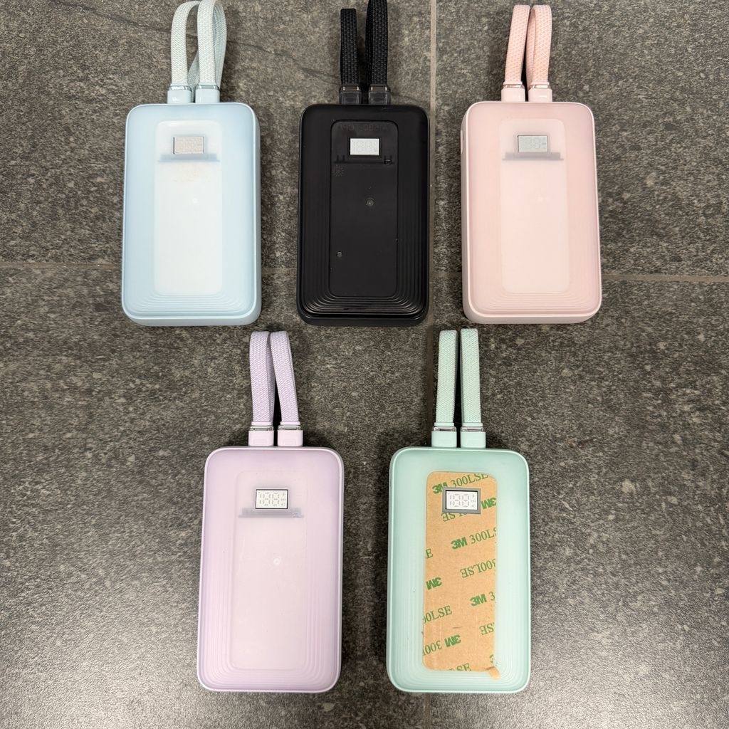 Pin dự phòng 10.000mAh hợp 2 cáp 1L 1C sạc nhanh 30w tích - ko hộp, chưa in logo ( nhà máy Anker ) thực tế Pin dự phòng 10.000mAh hợp 2 cáp 1L 1C sạc nhanh 30w tích - ko hộp, chưa in logo ( nhà máy Anker ) - Góc chụp chi tiết thực tế 10