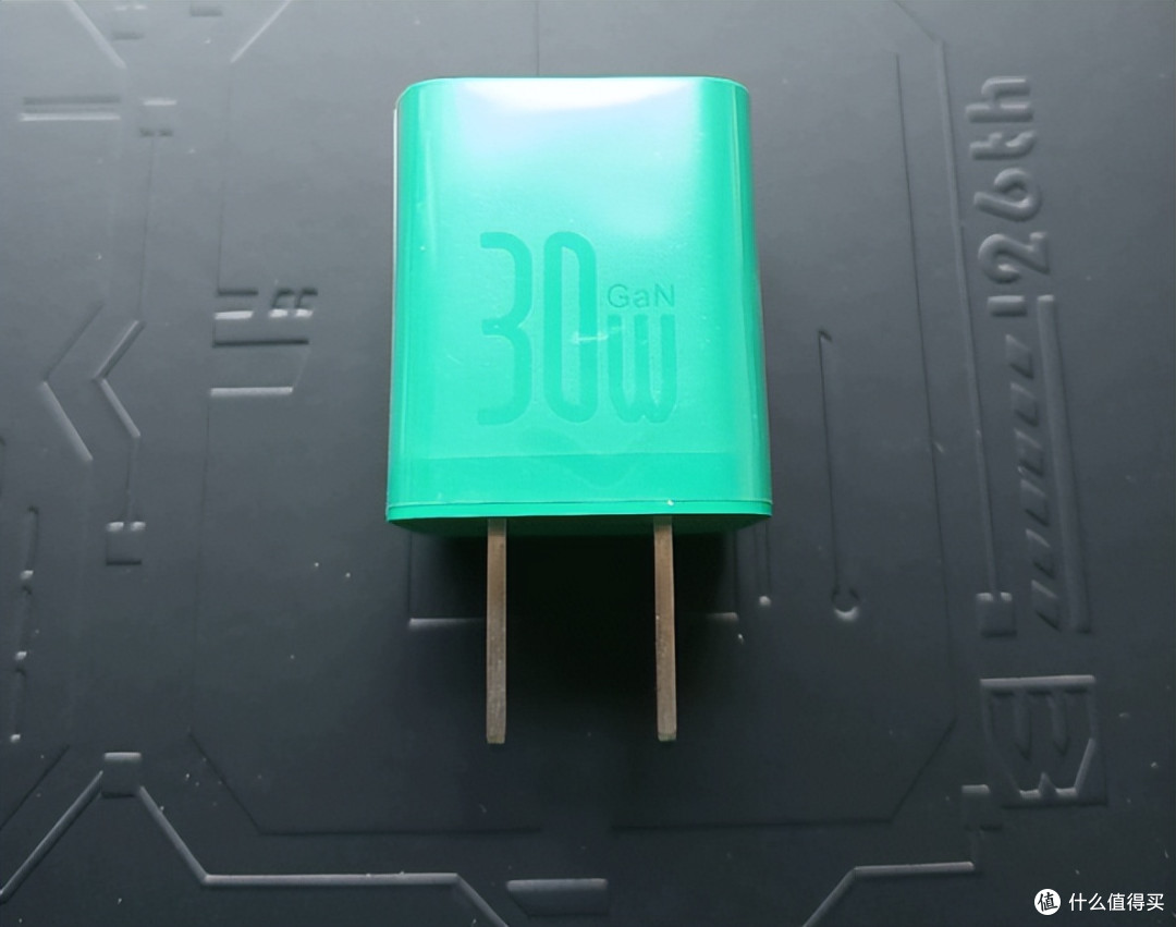 Bộ quà tặng Baseus Limited Edition gồm Pin dự phòng + sạc 30W + tai nghe + ổ điện thực tế Bộ quà tặng Baseus Limited Edition gồm Pin dự phòng + sạc 30W + tai nghe + ổ điện - Góc chụp chi tiết thực tế 8